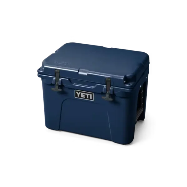 W-Tundra_35_Navy_3qtr_Lid_Down_3434_B